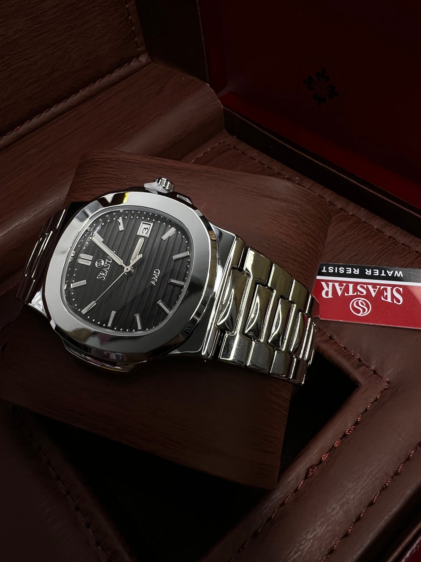 Seastar Silver Shine Chain Watch ā Black Dial š¤