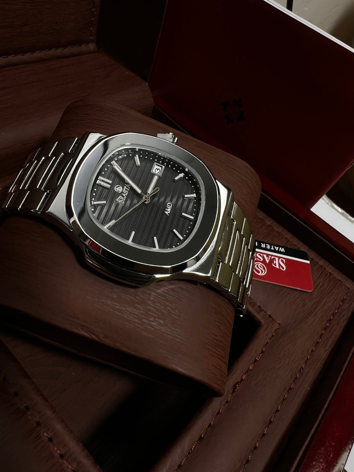 Seastar Silver Shine Chain Watch ā Black Dial š¤