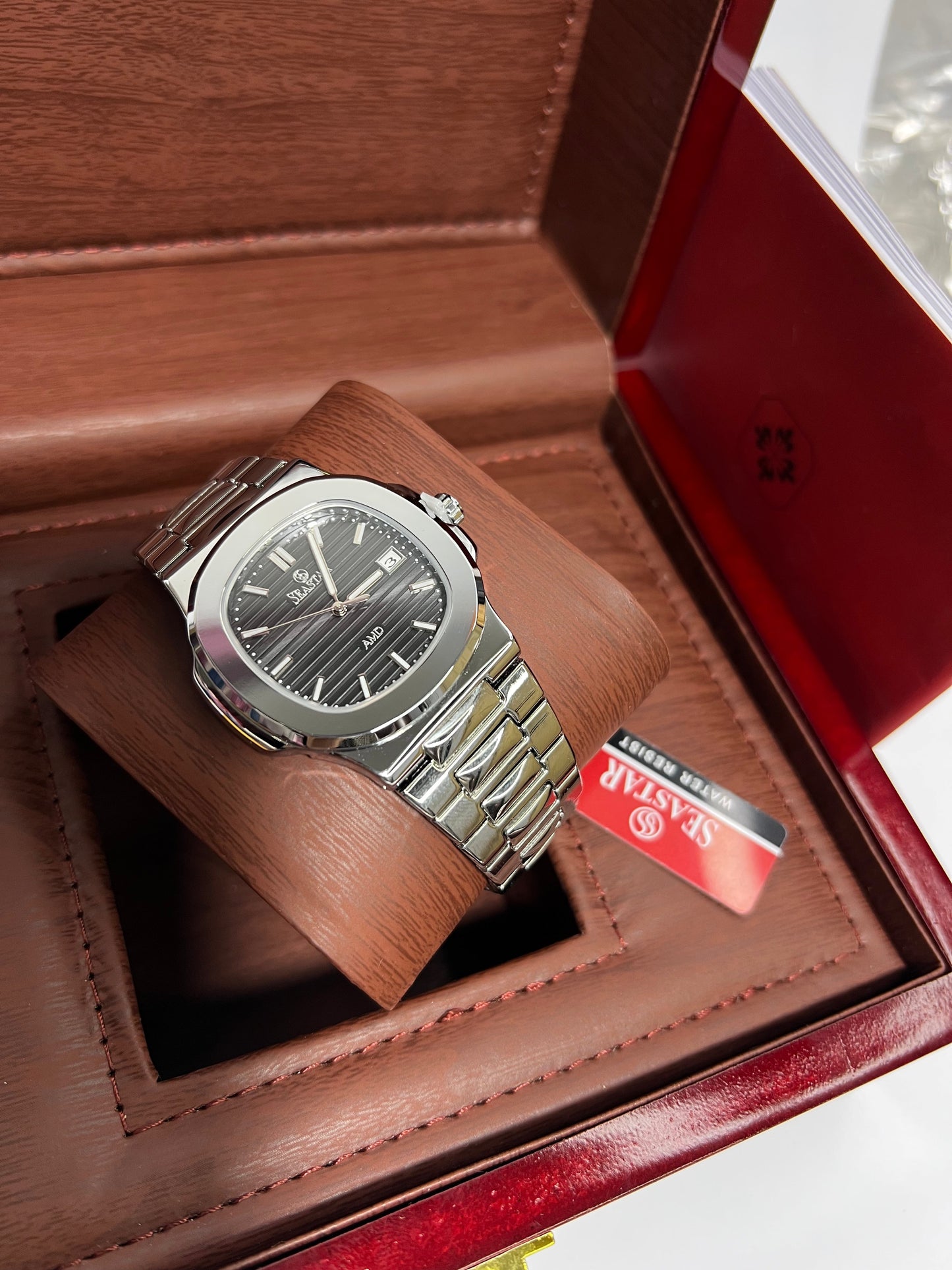 Seastar Silver Shine Chain Watch ā Black Dial š¤