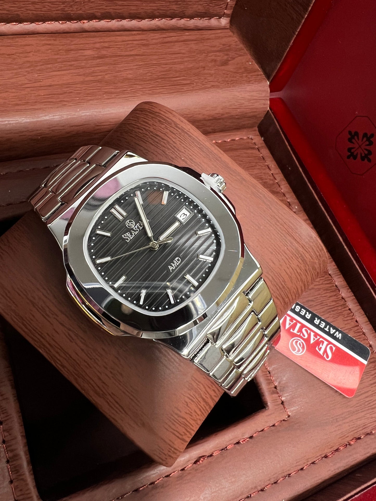 Seastar Silver Shine Chain Watch ā Black Dial š¤