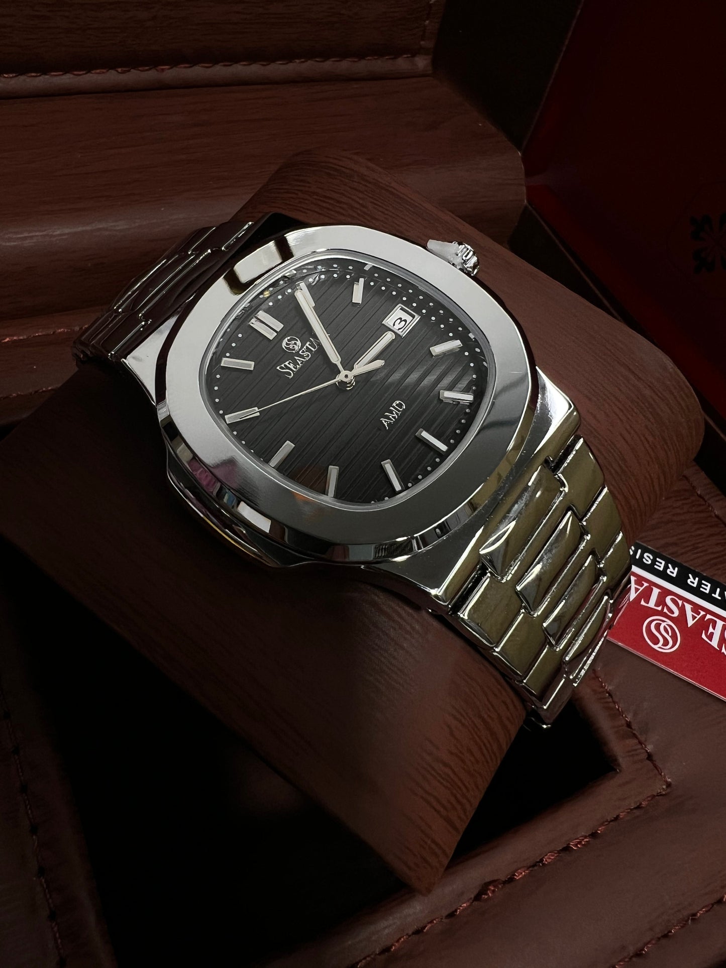 Seastar Silver Shine Chain Watch ā Black Dial š¤