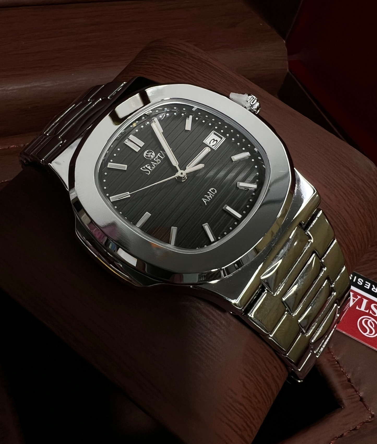 Seastar Silver Shine Chain Watch ā Black Dial š¤