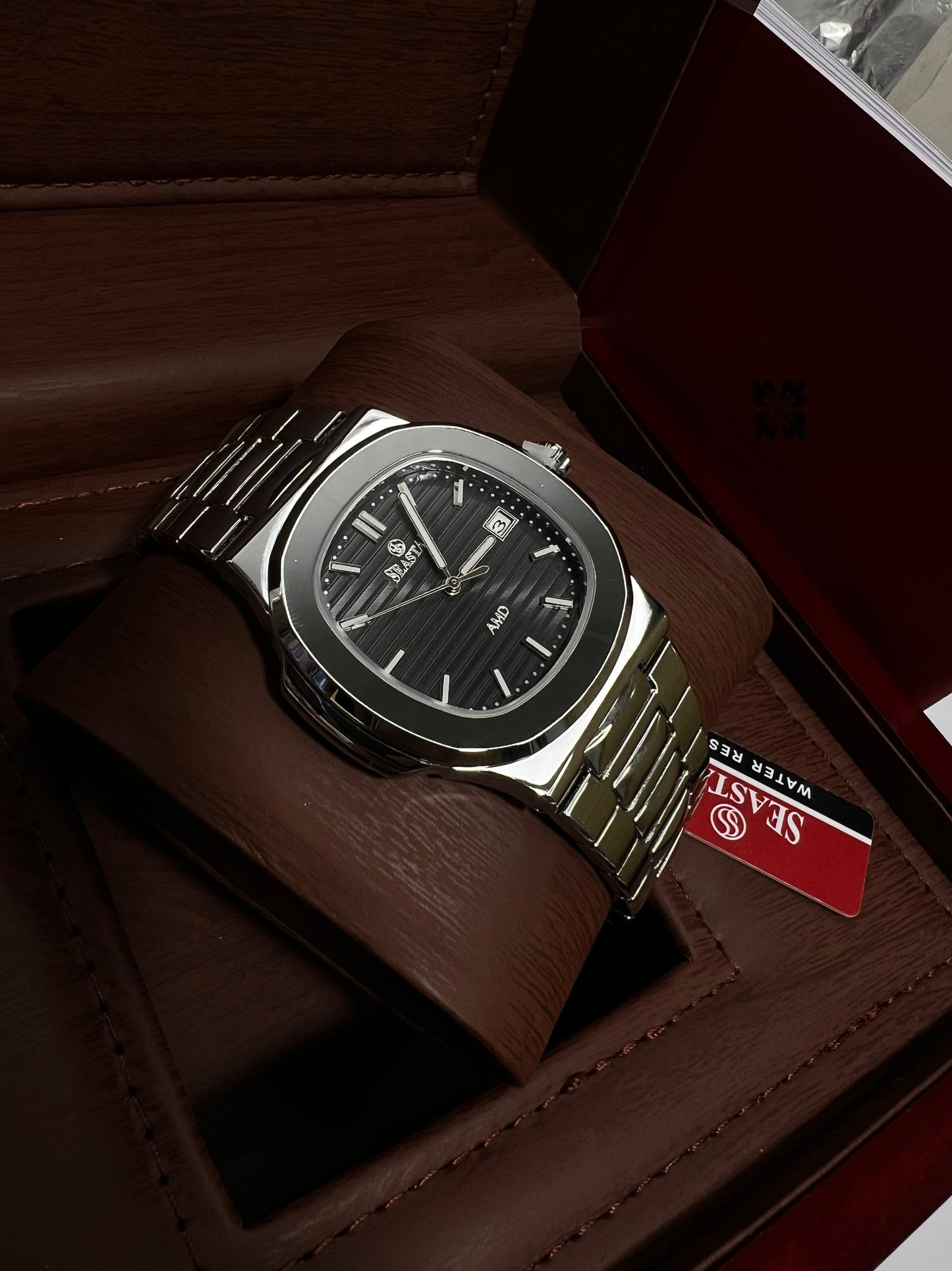 Seastar Silver Shine Chain Watch ā Black Dial š¤