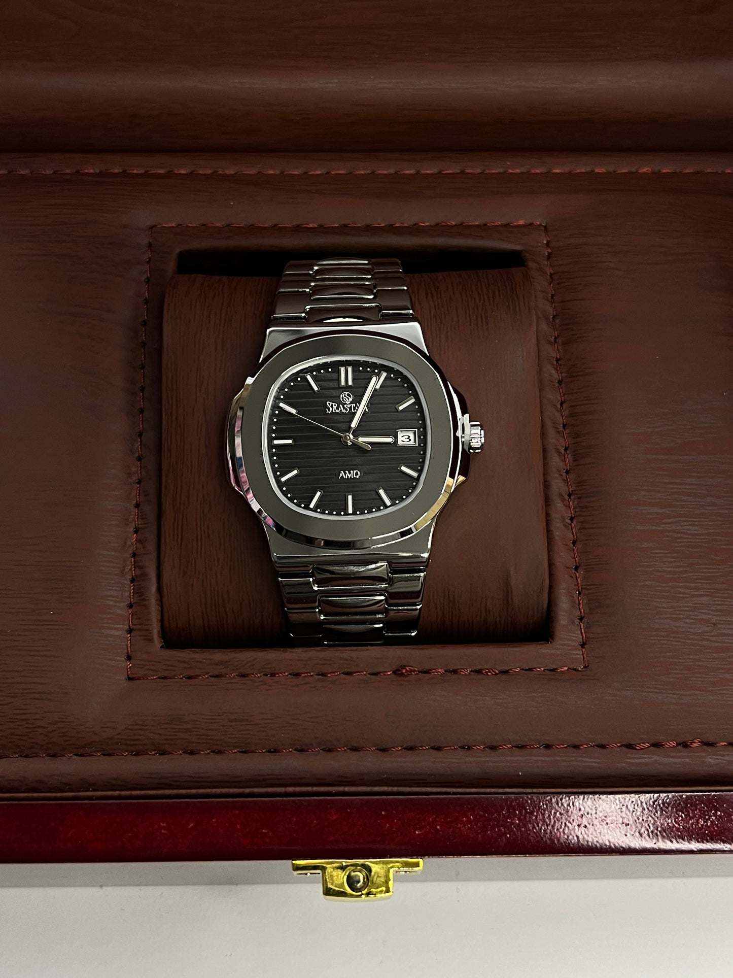 Seastar Silver Shine Chain Watch ā Black Dial š¤