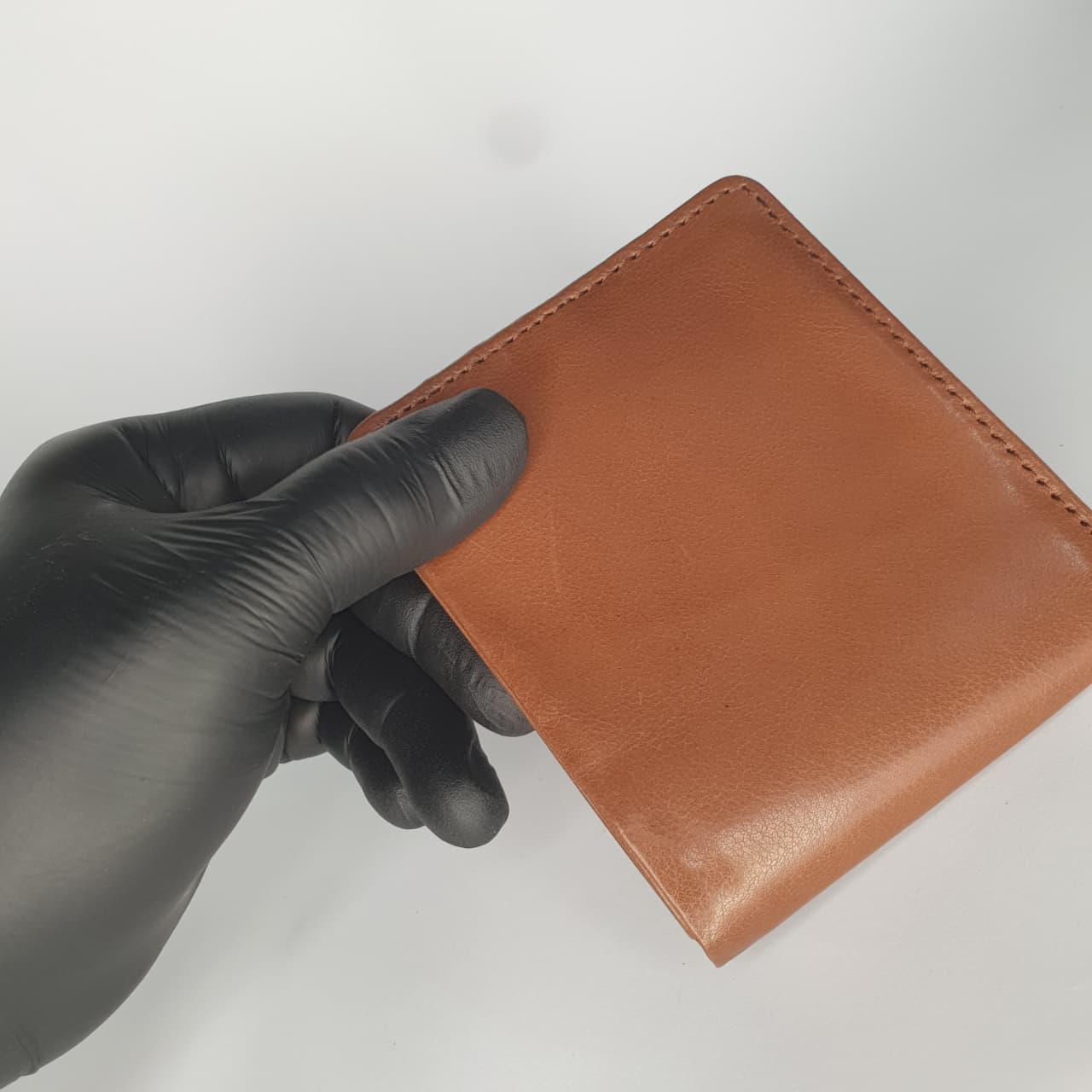 Cow Leather Wallet – Handcrafted Elegance