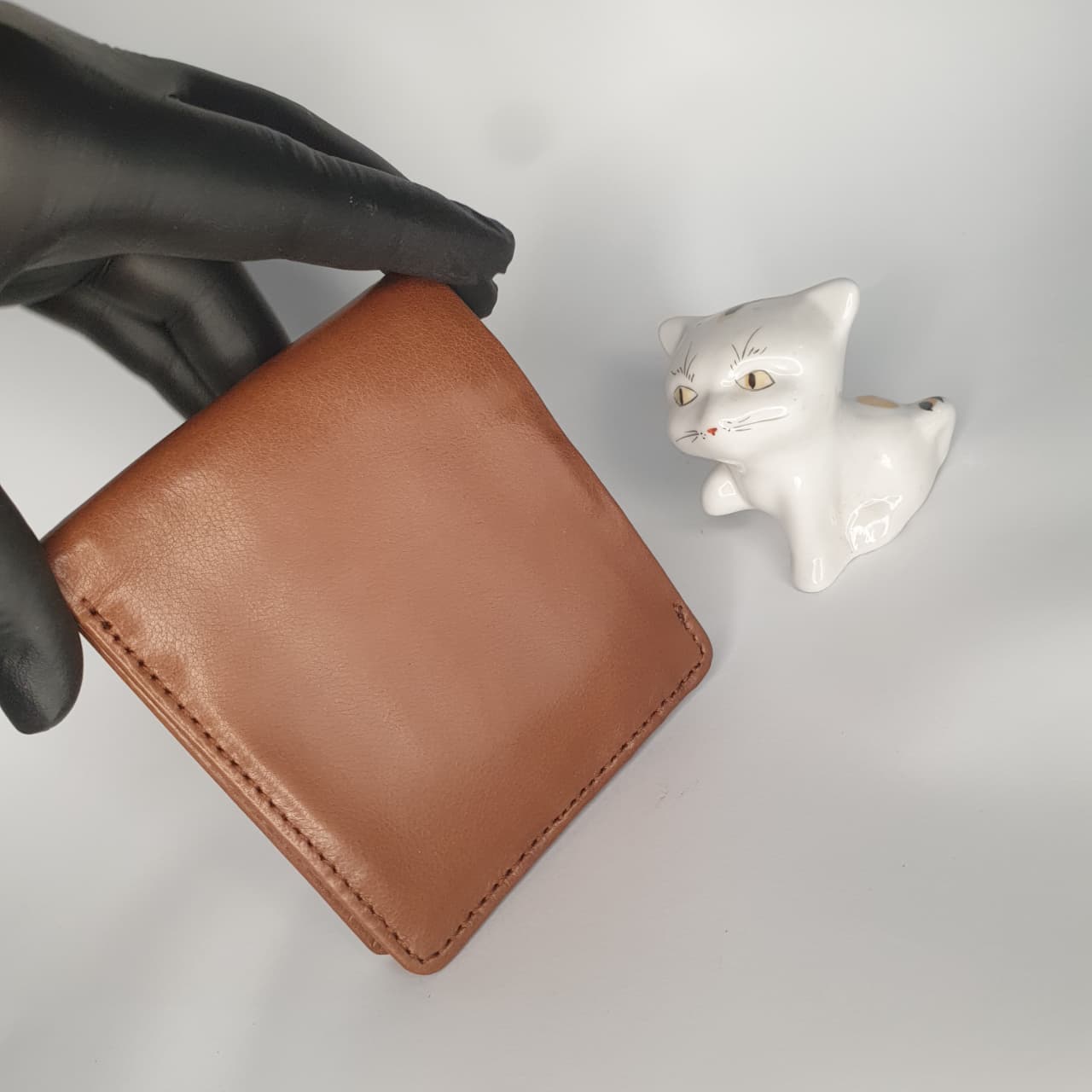 Cow Leather Wallet – Handcrafted Elegance