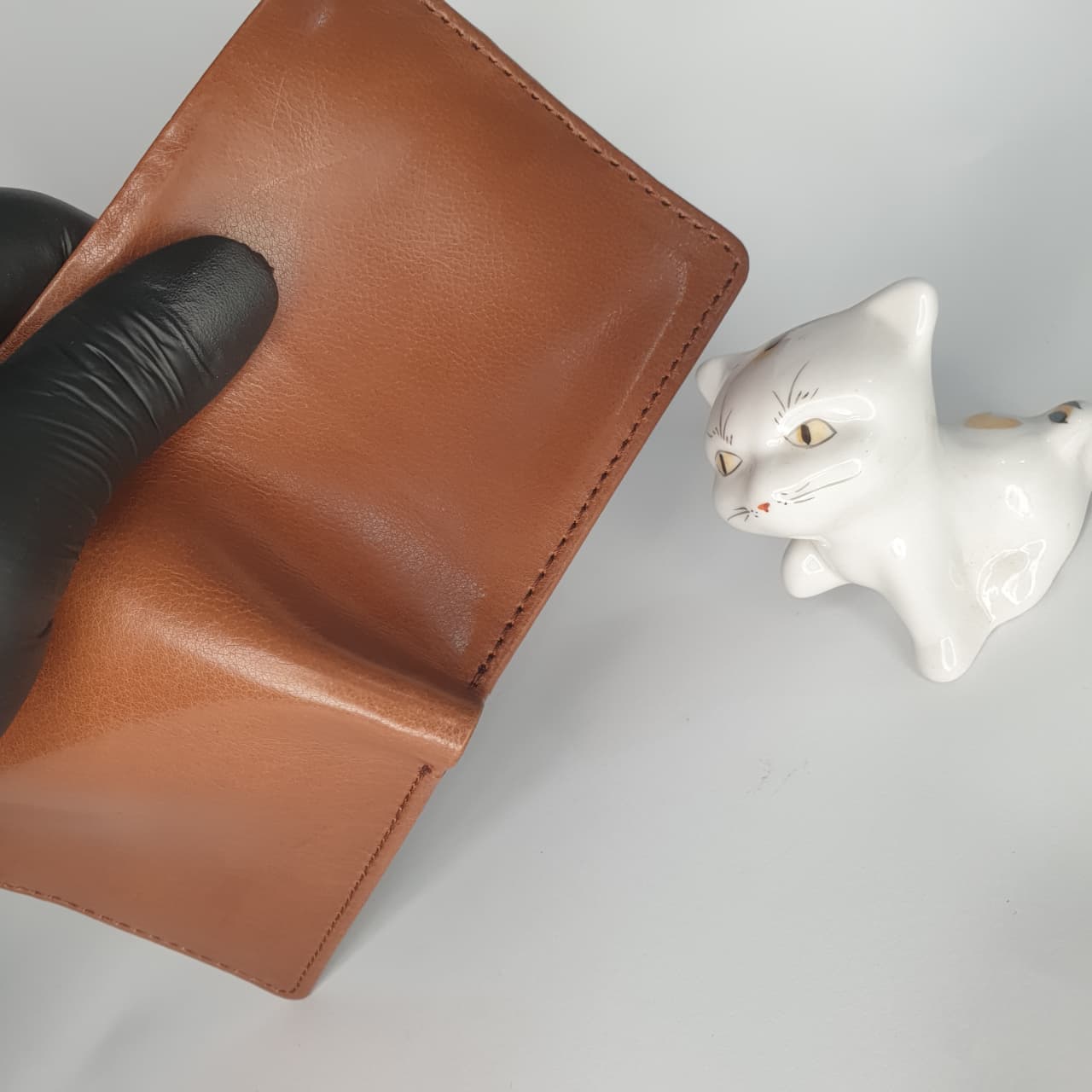 Cow Leather Wallet – Handcrafted Elegance