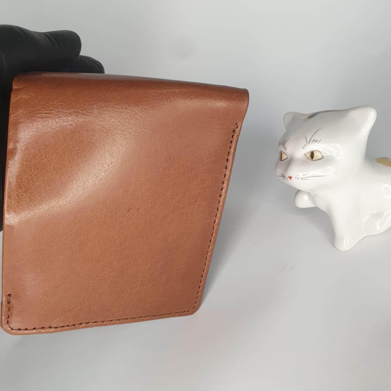 Cow Leather Wallet – Handcrafted Elegance