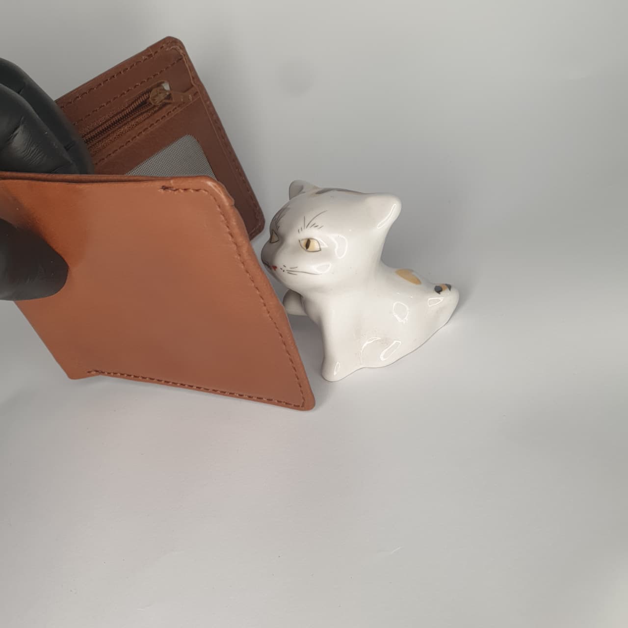 Cow Leather Wallet – Handcrafted Elegance