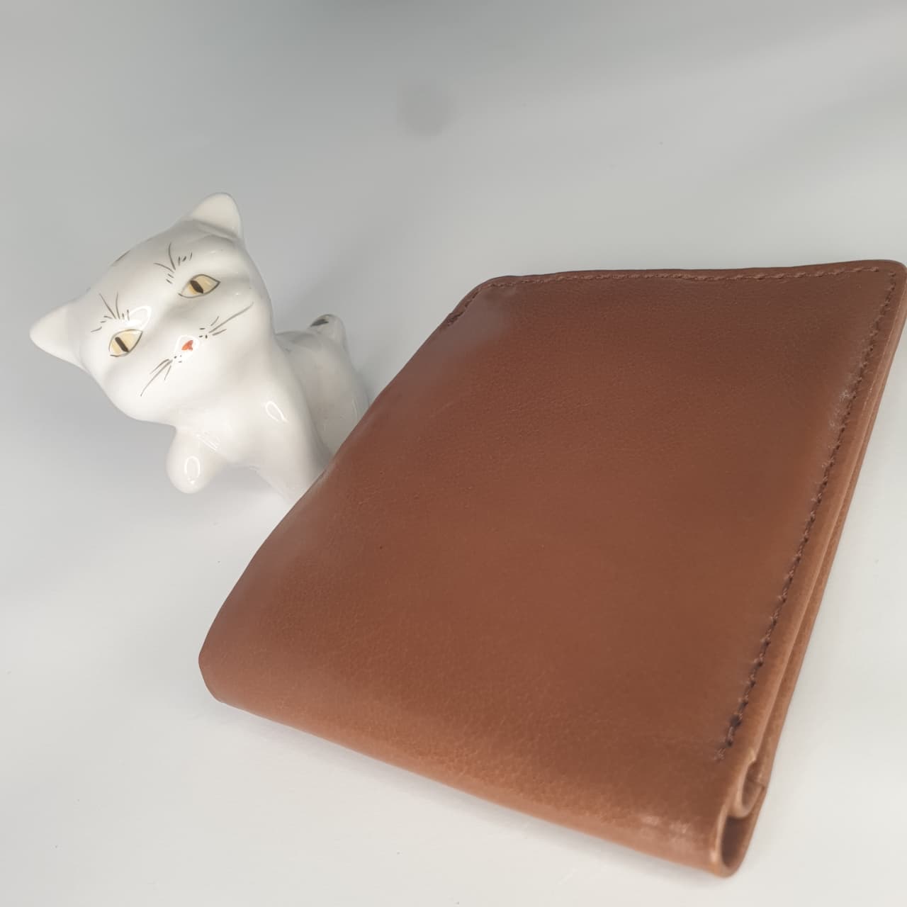 Cow Leather Wallet – Handcrafted Elegance