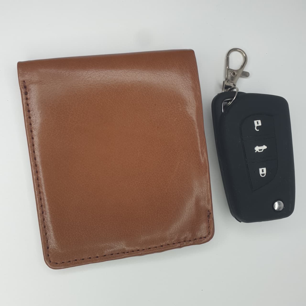Cow Leather Wallet – Handcrafted Elegance