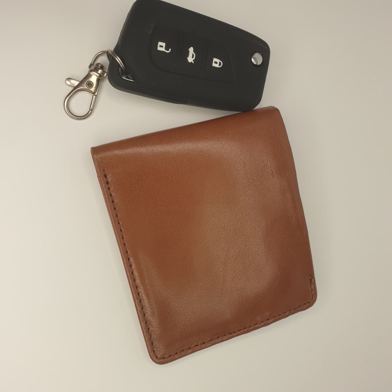 Cow Leather Wallet – Handcrafted Elegance