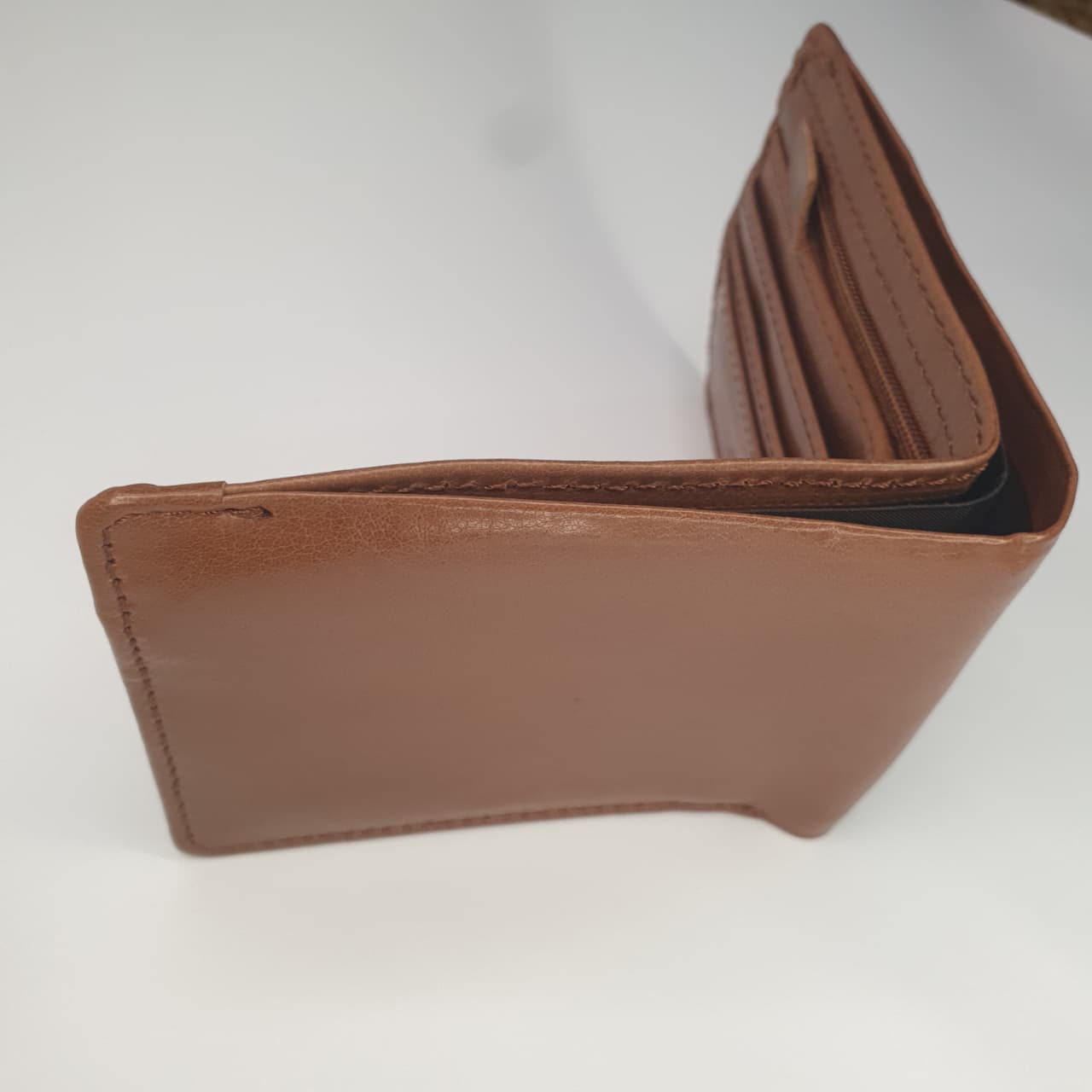 Cow Leather Wallet – Handcrafted Elegance