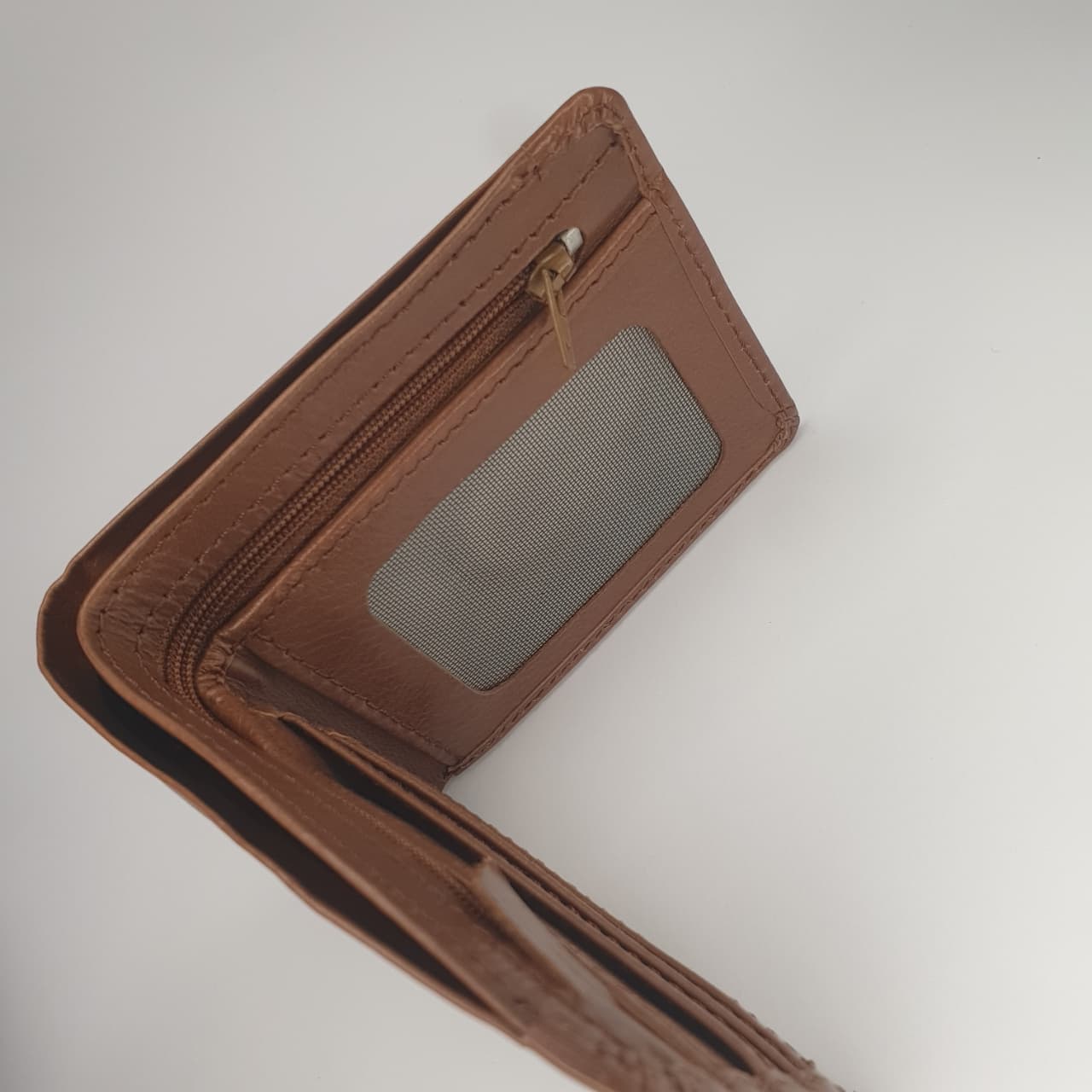 Cow Leather Wallet – Handcrafted Elegance