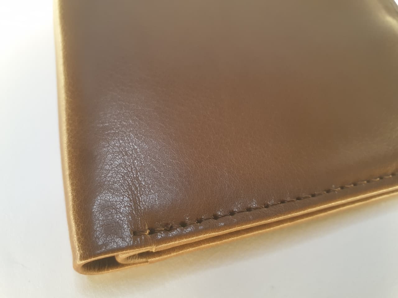 Cow Leather Wallet – Handcrafted Elegance