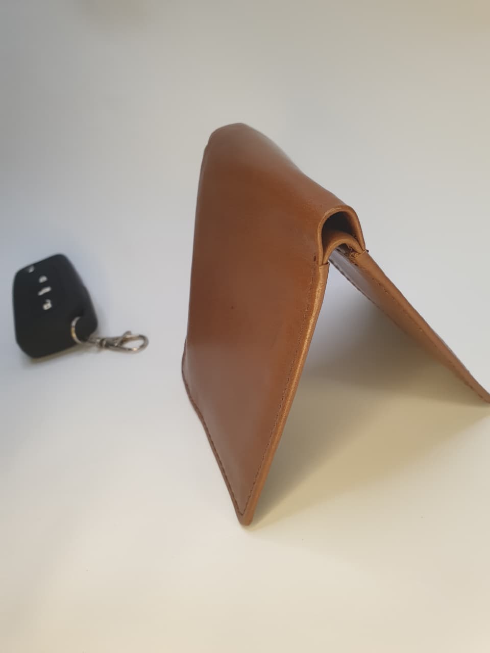 Cow Leather Wallet – Handcrafted Elegance