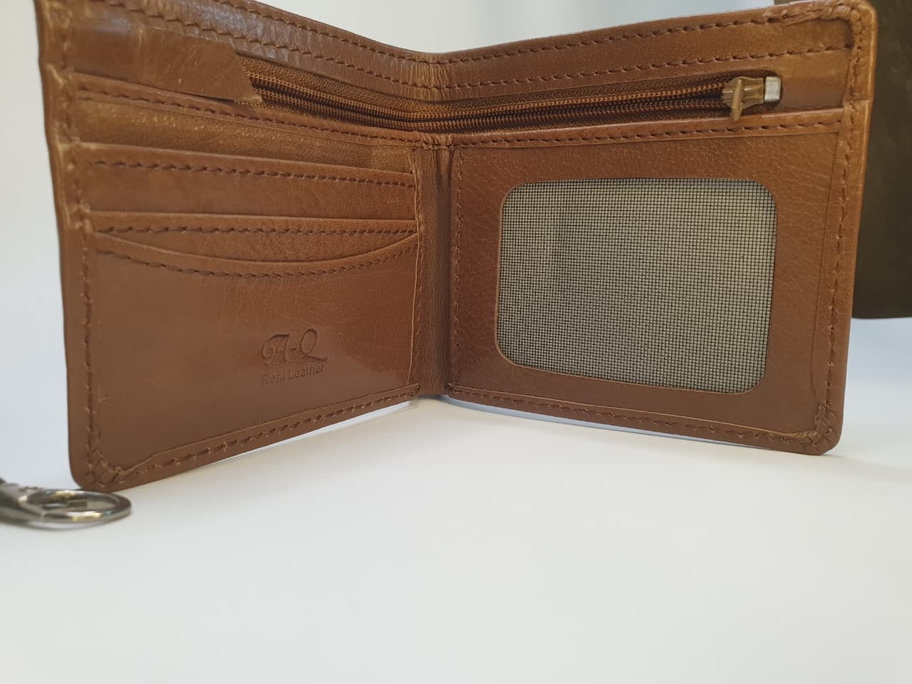 Cow Leather Wallet – Handcrafted Elegance