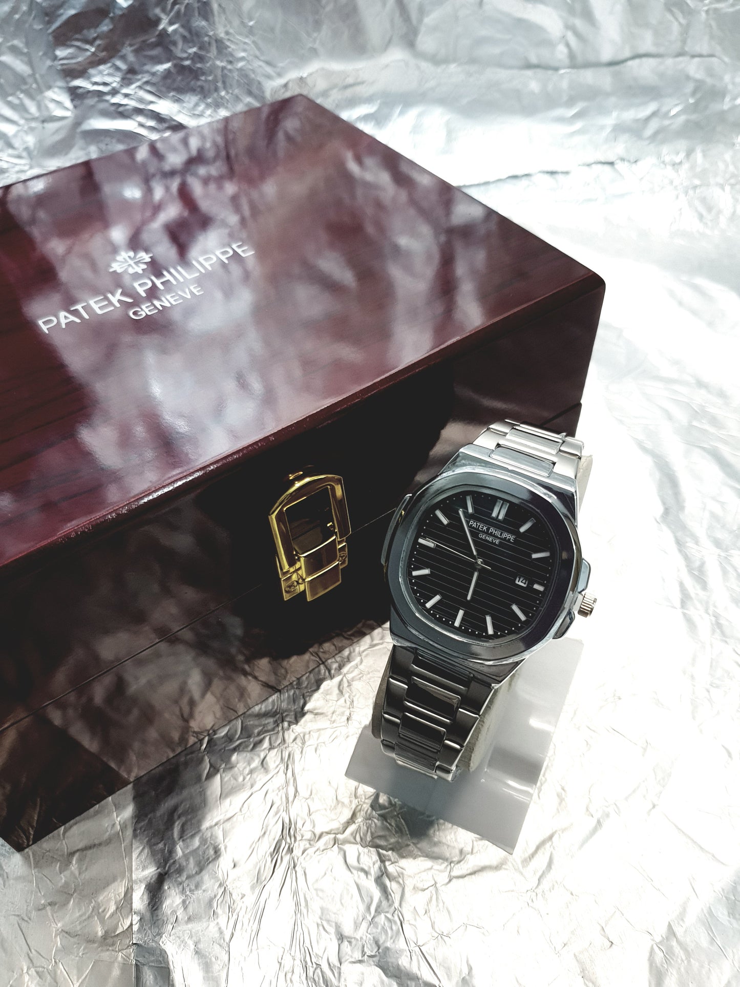 Introducing the Patek Philippe Geneve Chain Watch Master Copy – Black Dial Edition