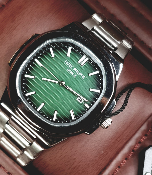 Patek Philippe Geneve Chain Watch Master Copy – Green Dial Edition