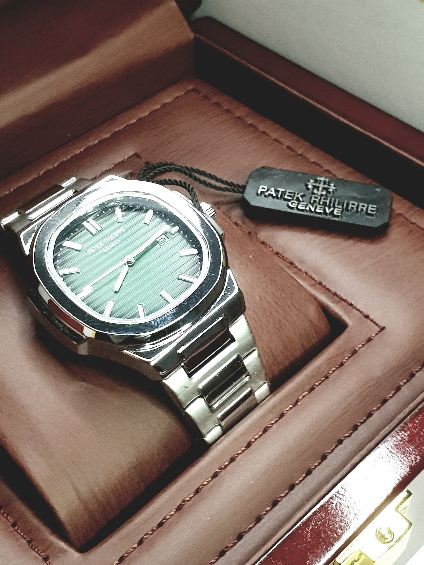 Patek Philippe Geneve Chain Watch Master Copy – Green Dial Edition