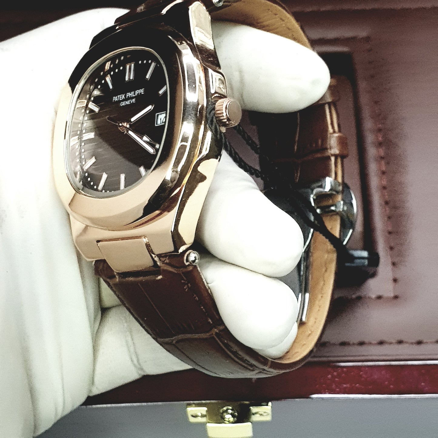 Introducing the Patek Philippe Geneve Brown Leather Strap Watch Master Copy