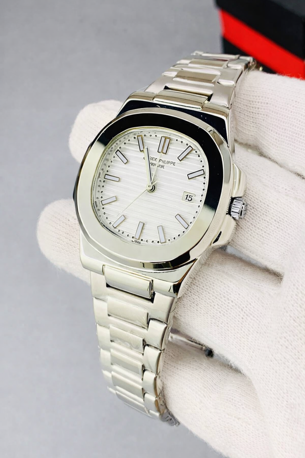 Patek Philippe Geneve Chain Watch Master Copy – White Dial Edition