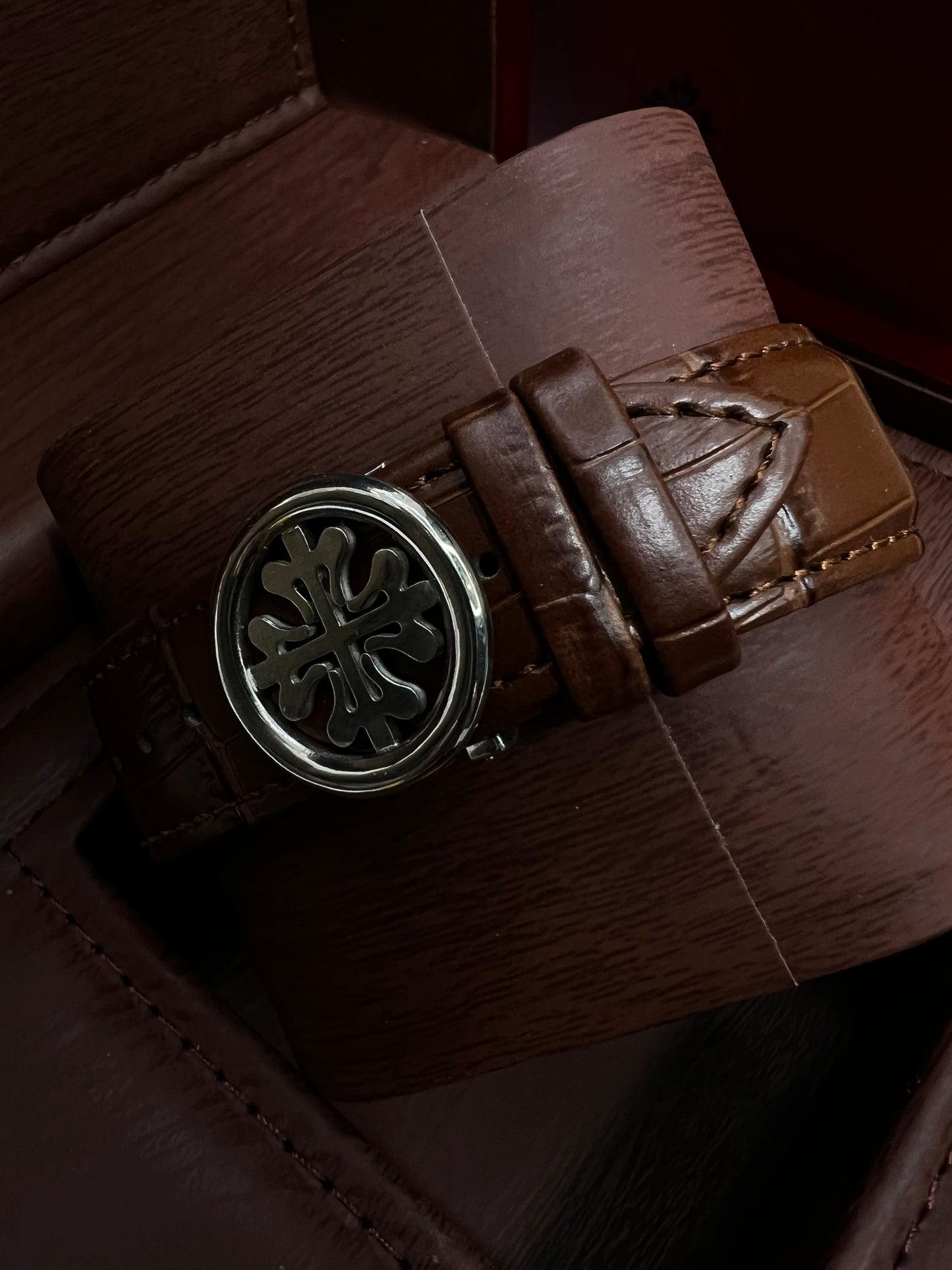 Introducing the Patek Philippe Geneve Brown Leather Strap Watch – Master Copy