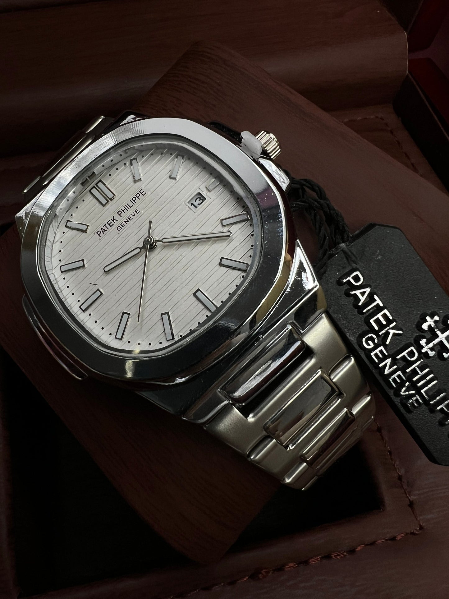 Patek Philippe Geneve Chain Watch Master Copy – White Dial Edition