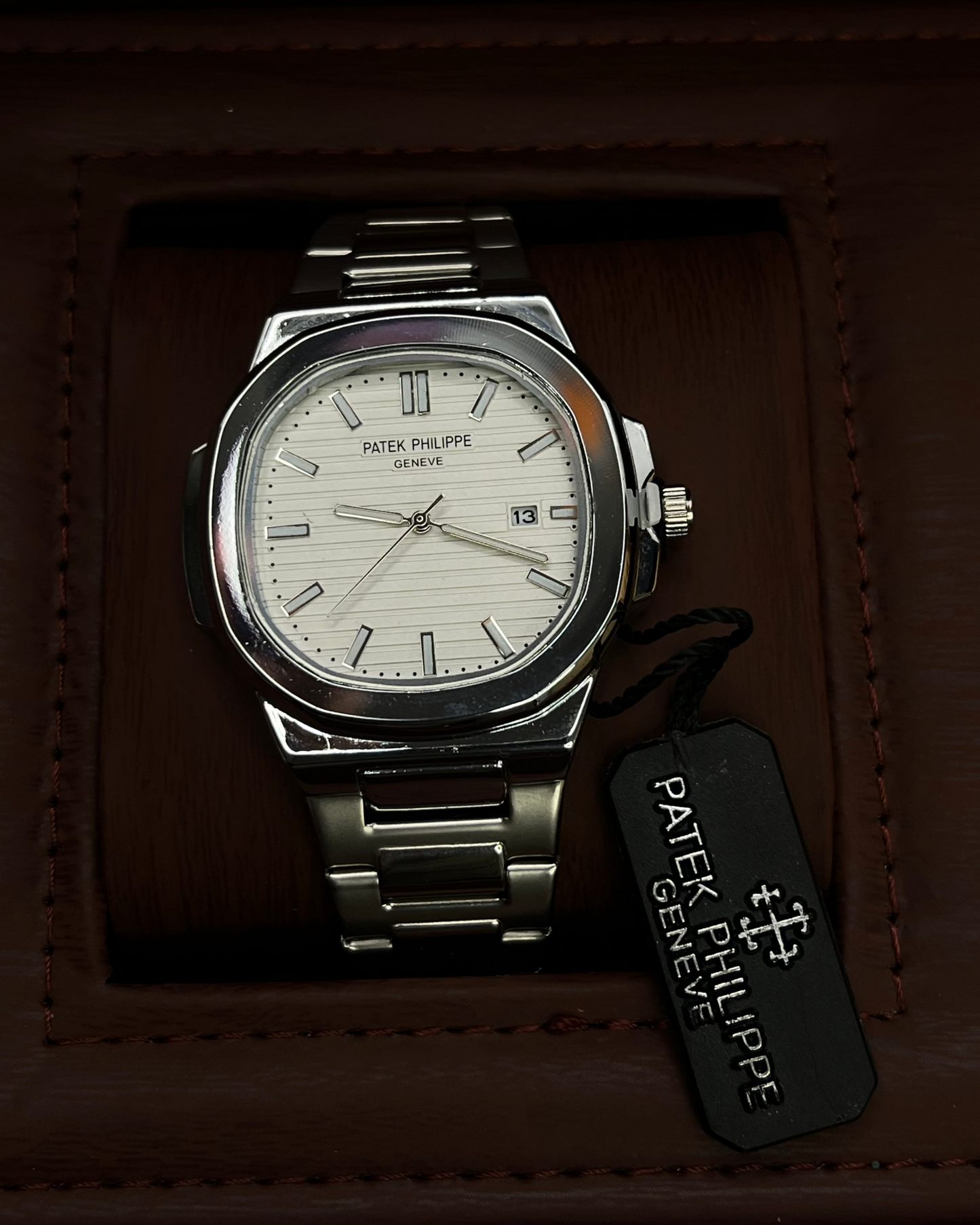 Patek Philippe Geneve Chain Watch Master Copy – White Dial Edition