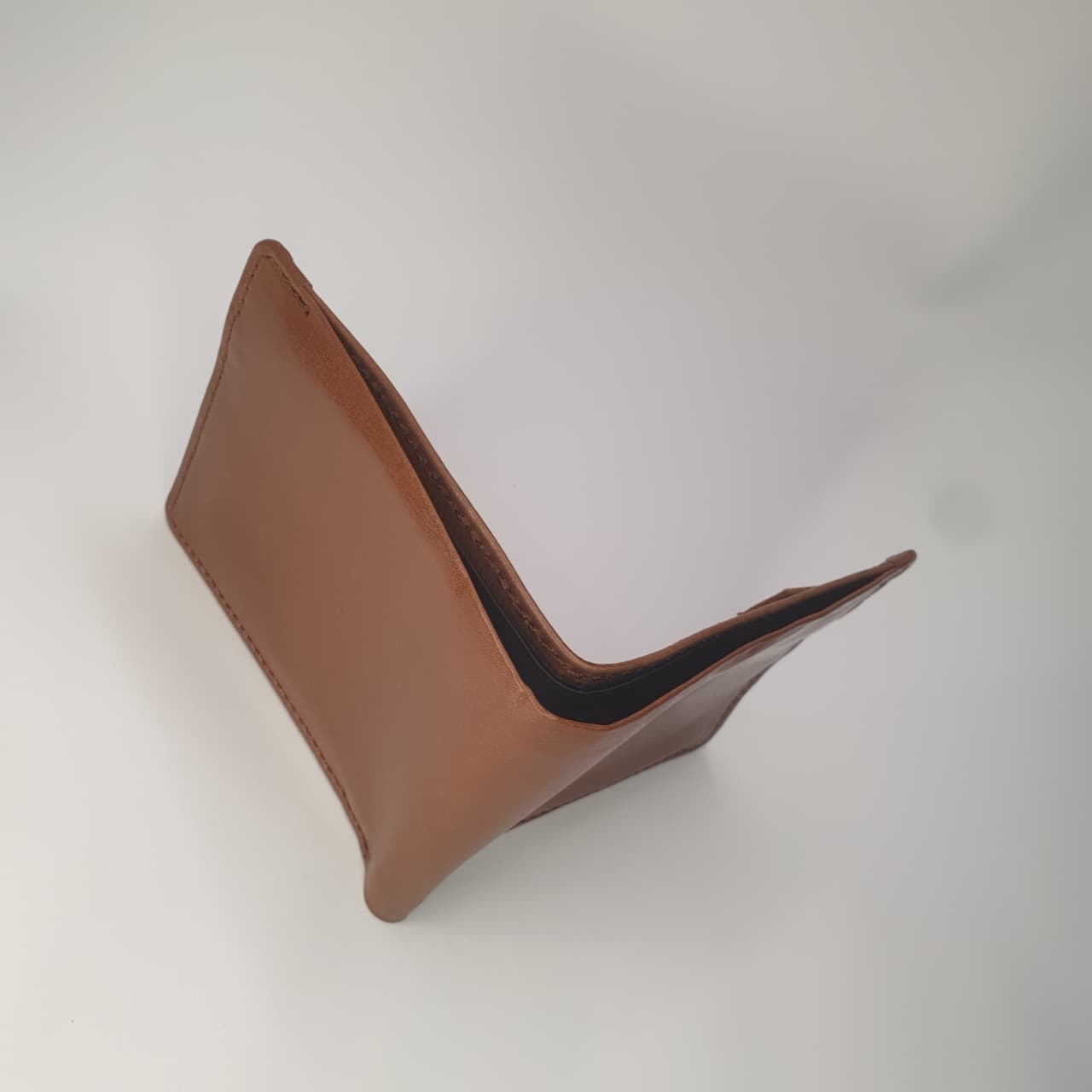 Cow Leather Wallet – Handcrafted Elegance